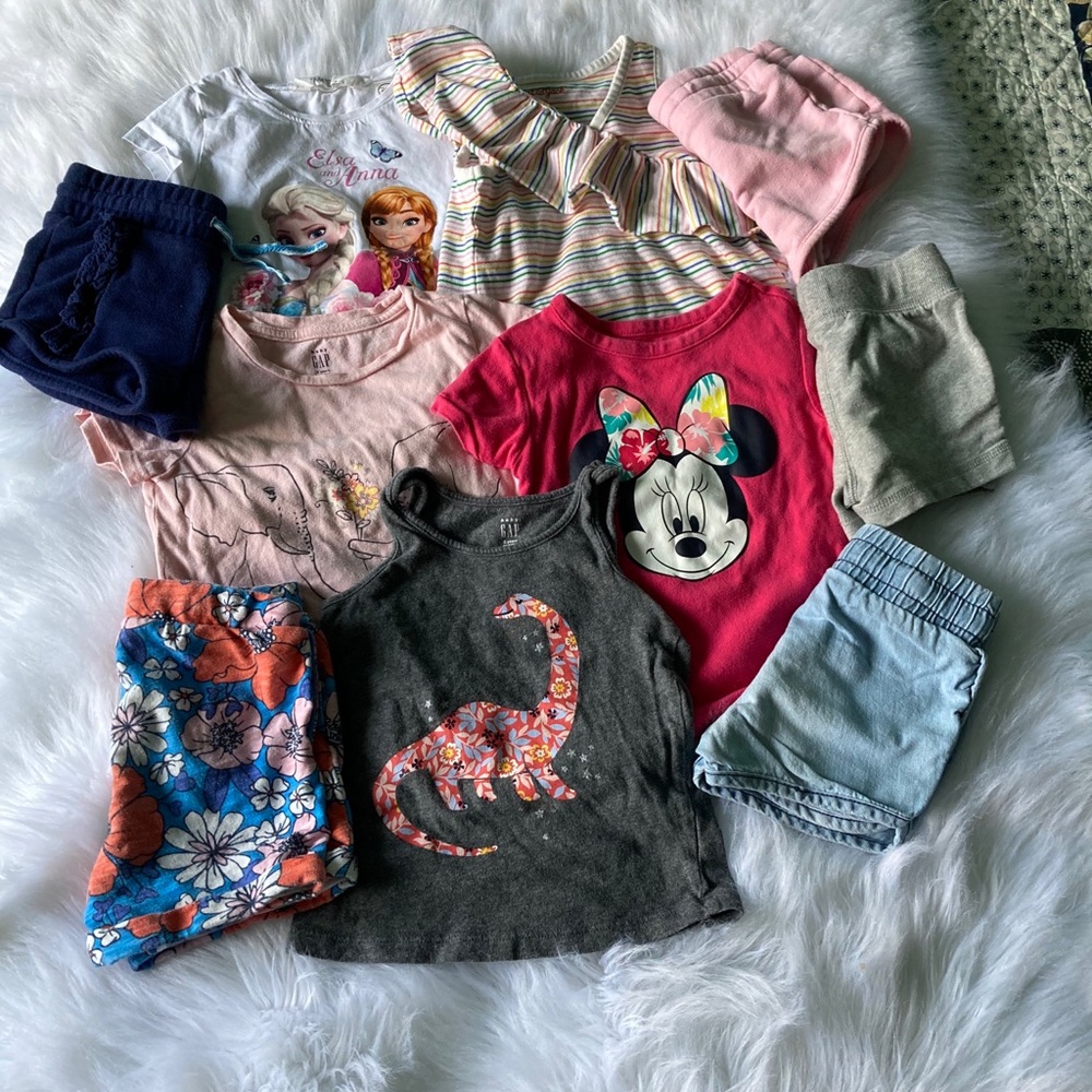 Toddler Girl Lot 
Shorts and Tees 
All Size 2 T